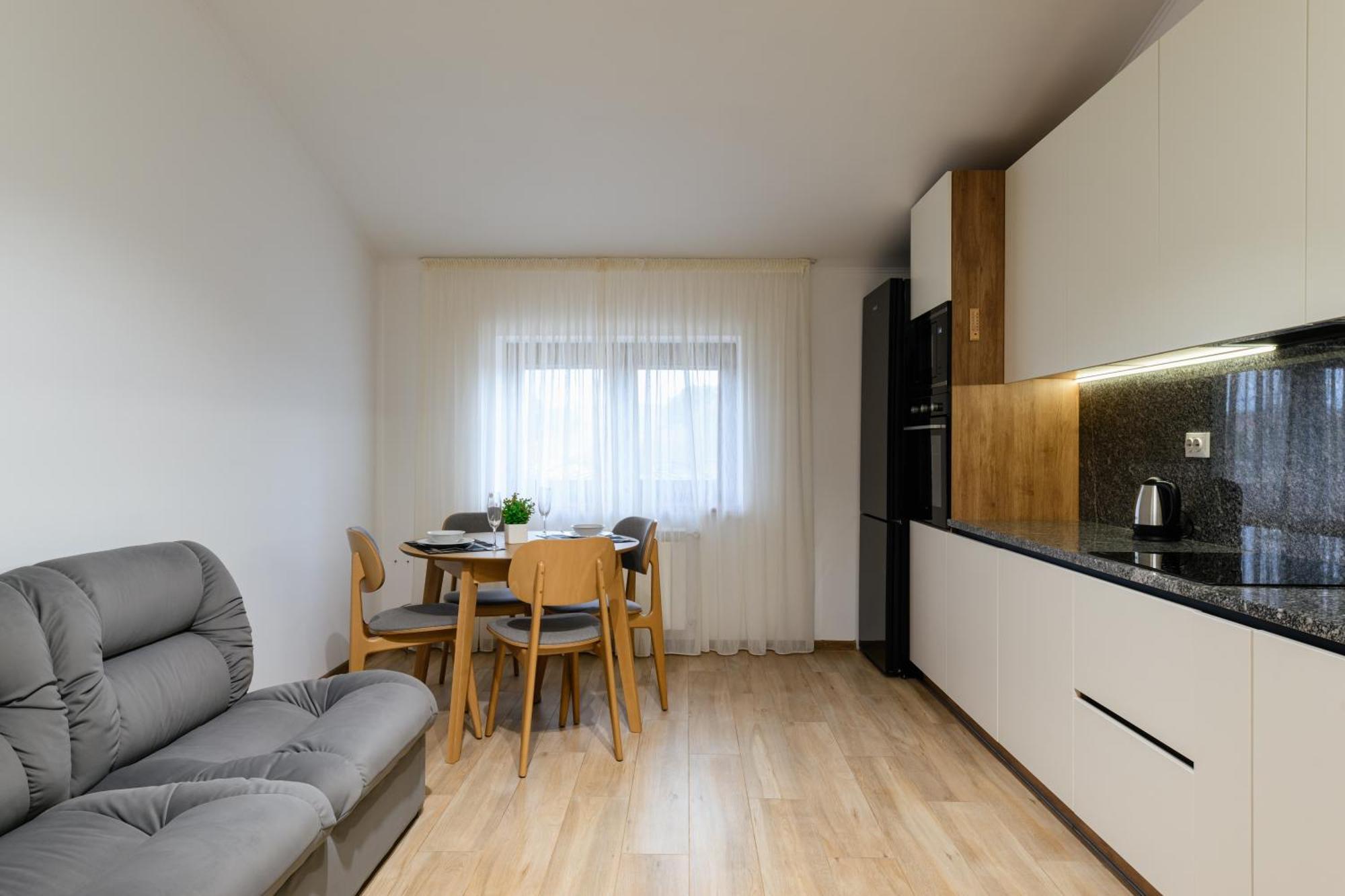 Luxury Apartments Uzhorod מראה חיצוני תמונה