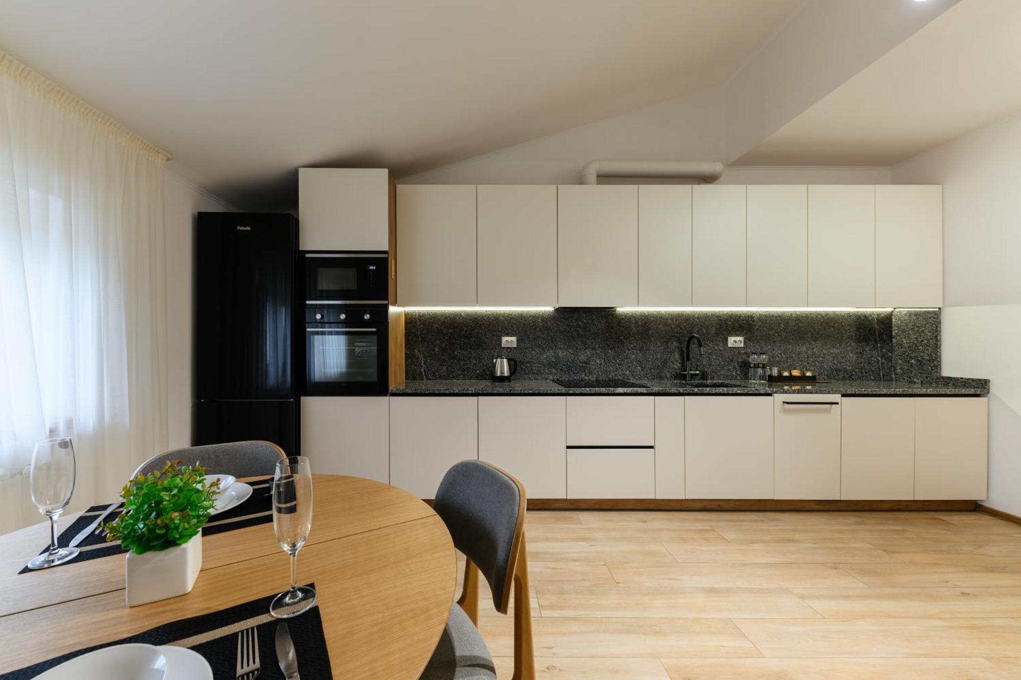 Luxury Apartments Uzhorod מראה חיצוני תמונה
