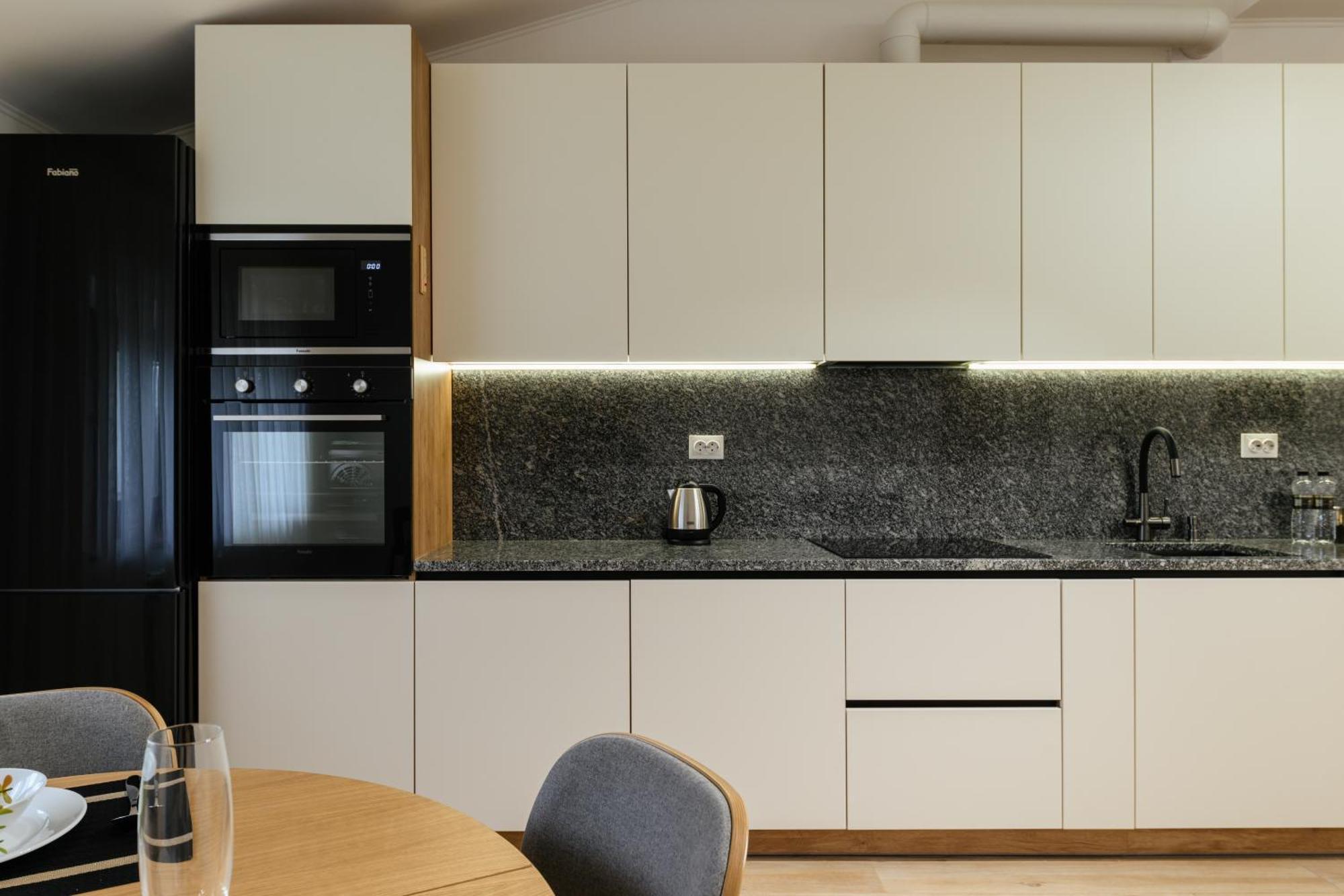 Luxury Apartments Uzhorod מראה חיצוני תמונה