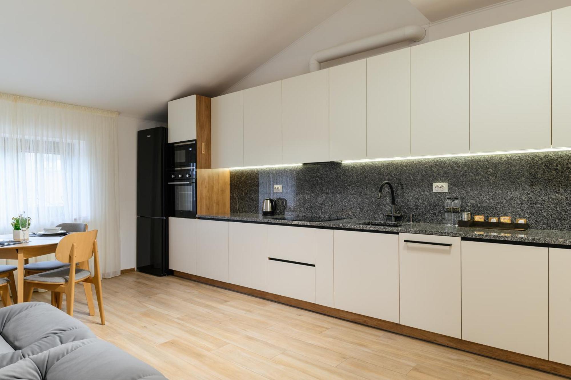 Luxury Apartments Uzhorod מראה חיצוני תמונה