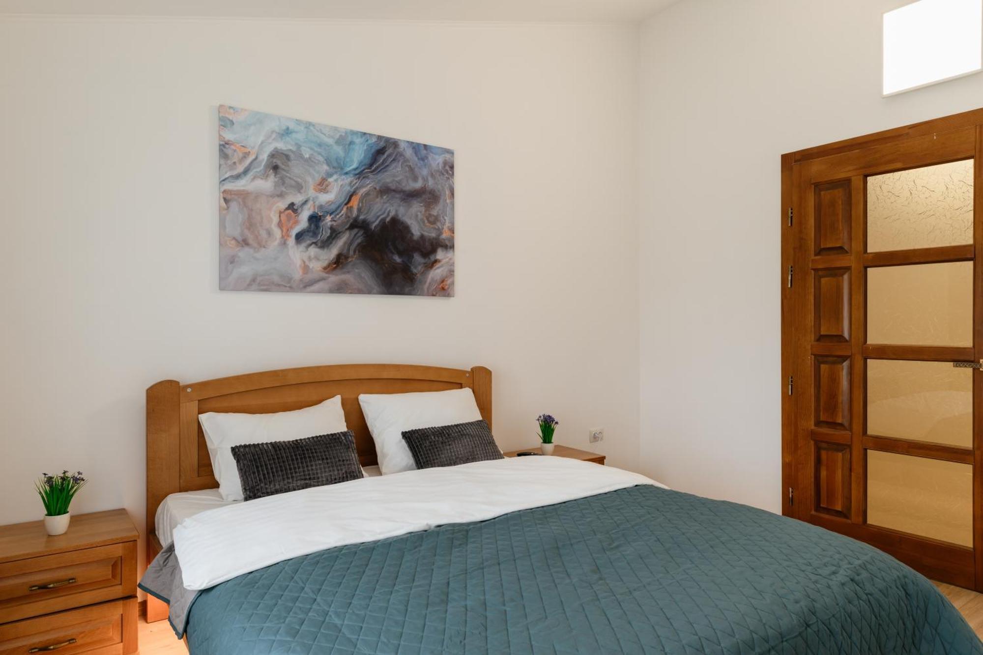 Luxury Apartments Uzhorod מראה חיצוני תמונה