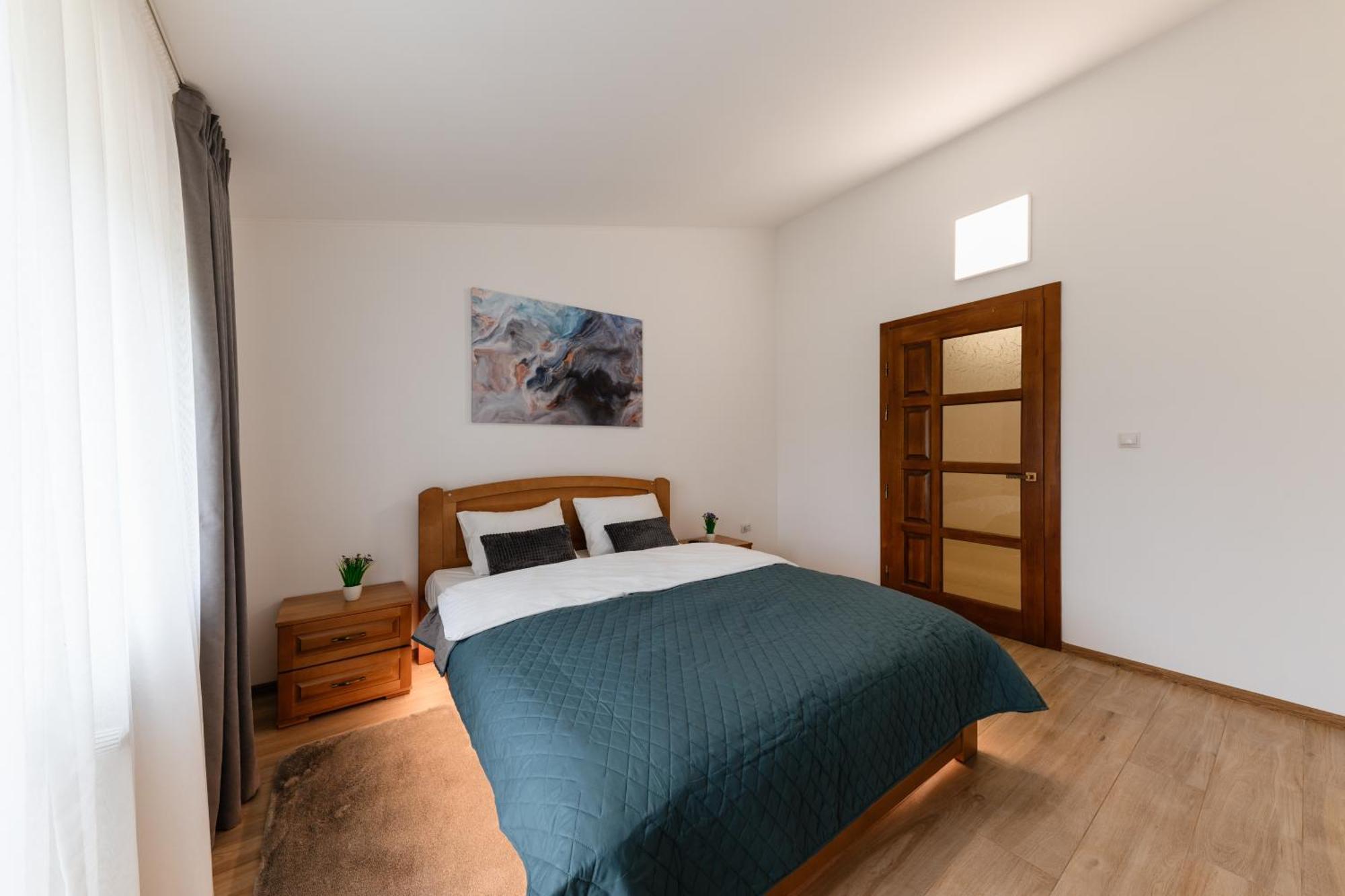 Luxury Apartments Uzhorod מראה חיצוני תמונה