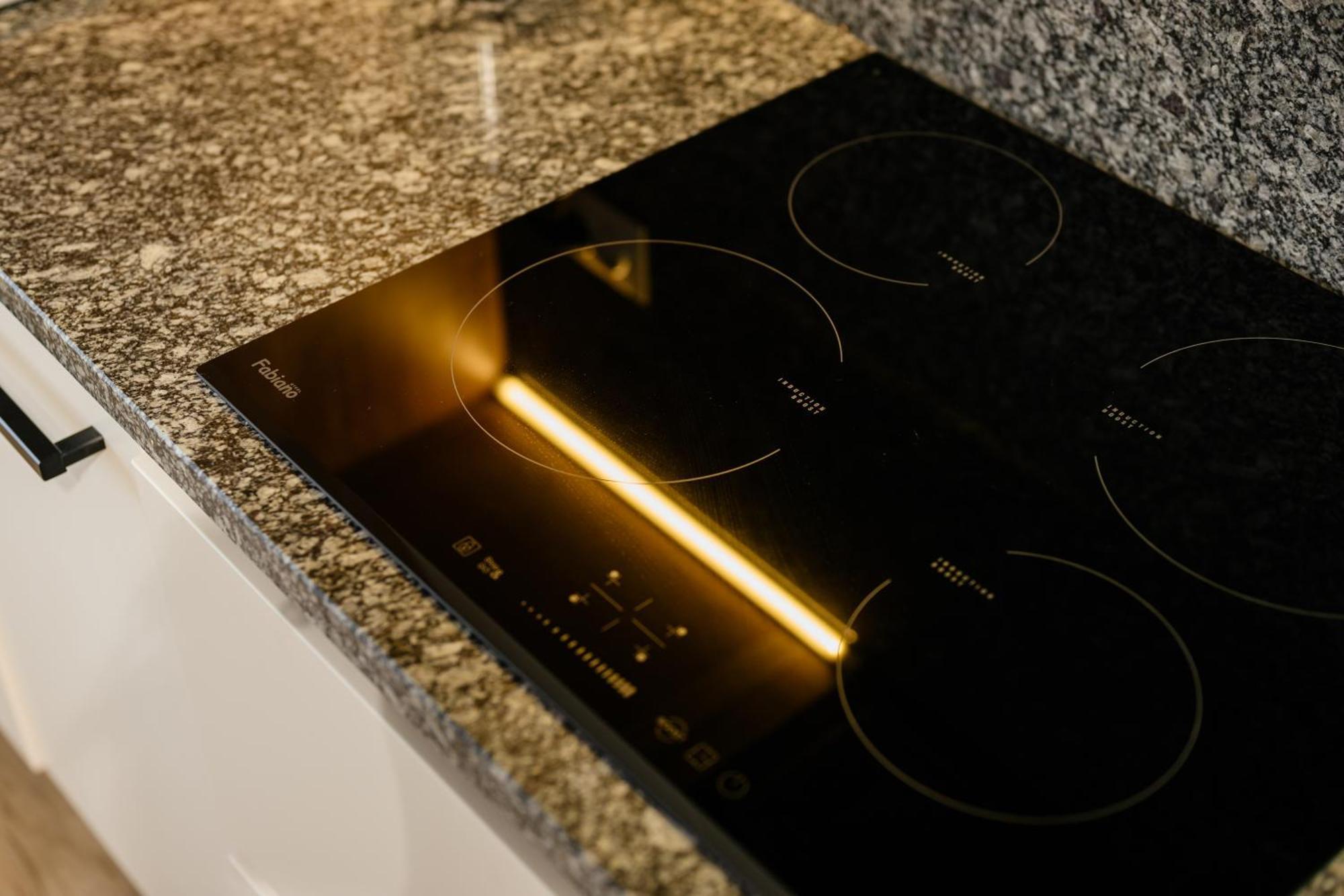 Luxury Apartments Uzhorod מראה חיצוני תמונה