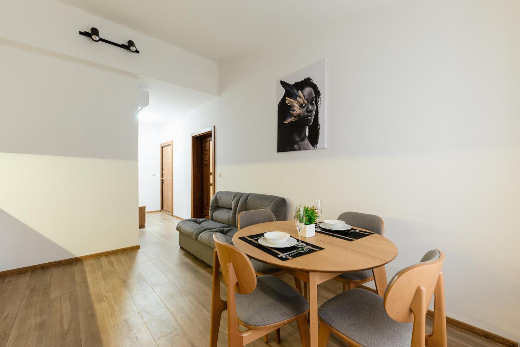 Luxury Apartments Uzhorod מראה חיצוני תמונה